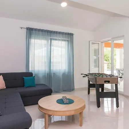 Three-bedroom Holiday In