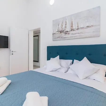 Three-bedroom Holiday In *