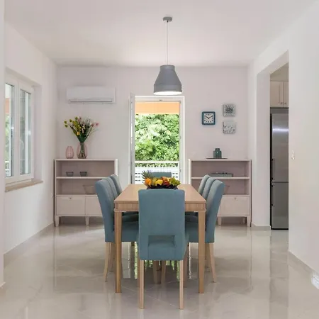 Three-bedroom Holiday In Nyaraló