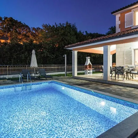 Three-bedroom Holiday In Nyaraló *